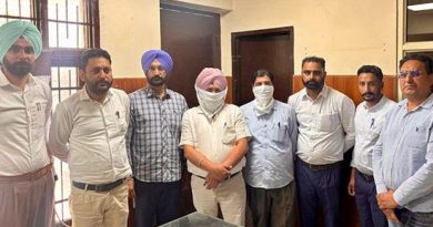 ਵੱਡੀ ਖ਼ਬਰ: ਨਾਇਬ ਤਹਿਸੀਲਦਾਰ ਅਤੇ ਪਟਵਾਰੀ ਰਿਸ਼ਵਤ ਲੈਂਦੇ ਗ੍ਰਿਫਤਾਰ