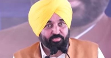 Punjab News: ਭਗਵੰਤ ਮਾਨ ਨੇ ਸਟੇਜ਼ ਤੋਂ ਬੋਲਿਆ ਝੂਠ! ਵਿਧਾਨ ਸਭਾ ‘ਚ ਪੇਸ਼ ਕੀਤੇ ਬਿੱਲ ਨੂੰ ਖ਼ੁਦ ਹੀ ਬਣਾ’ਤਾ ਕਾਨੂੰਨ