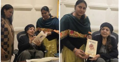 ਸਾਹਿਤਕਾਰਾ ਅਤੇ ਪੱਤਰਕਾਰ ਬਲਜਿੰਦਰ ਕੌਰ ਸ਼ੇਰਗਿੱਲ ਨੇ ਰੋਜ਼ਾਨਾ ਸਪੋਕਸਮੈਨ ਦੀ MD ਮੈਡਮ ਜਗਜੀਤ ਕੌਰ ਨੂੰ ਭੇਟ ਕੀਤੀ ‘ਤੇਰੀ ਰਹਿਮਤ’ ਪੁਸਤਕ